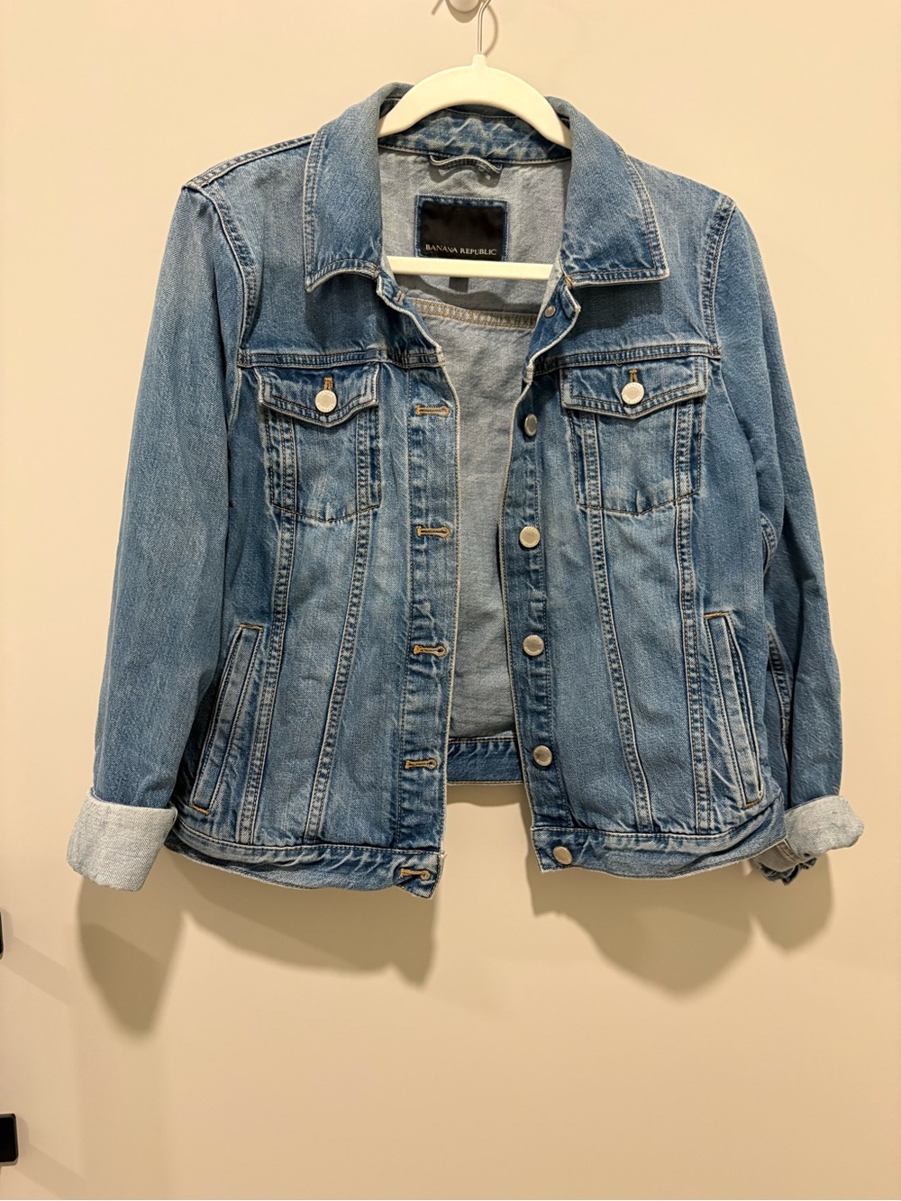 Banana Republic Light Blue Denim Jacket - Classic Trucker Style